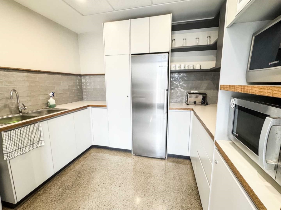 To Let Commercial Property for Rent in Woodstock Western Cape